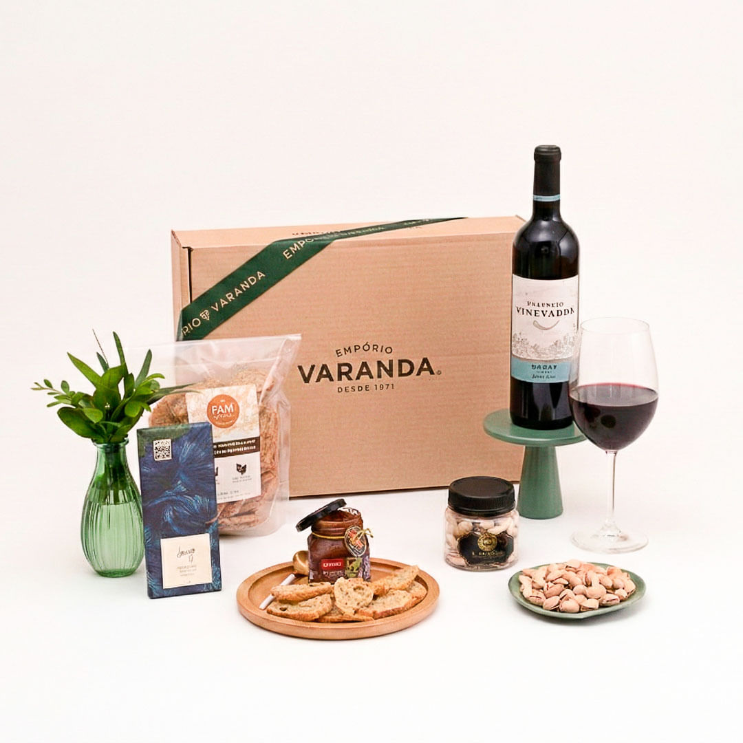 Cesta Vinho e Petiscos